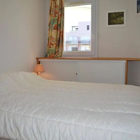 Moderne 6 Pers Avec Terrasse, Parking Et Piscine A Saint-cyprien - Fr-1-225d-129 *