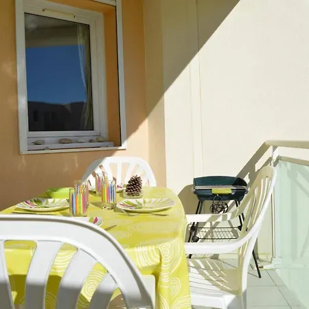 Moderne 6 Pers Avec Terrasse, Parking Et Piscine A Saint-cyprien - Fr-1-225d-129 Apartment